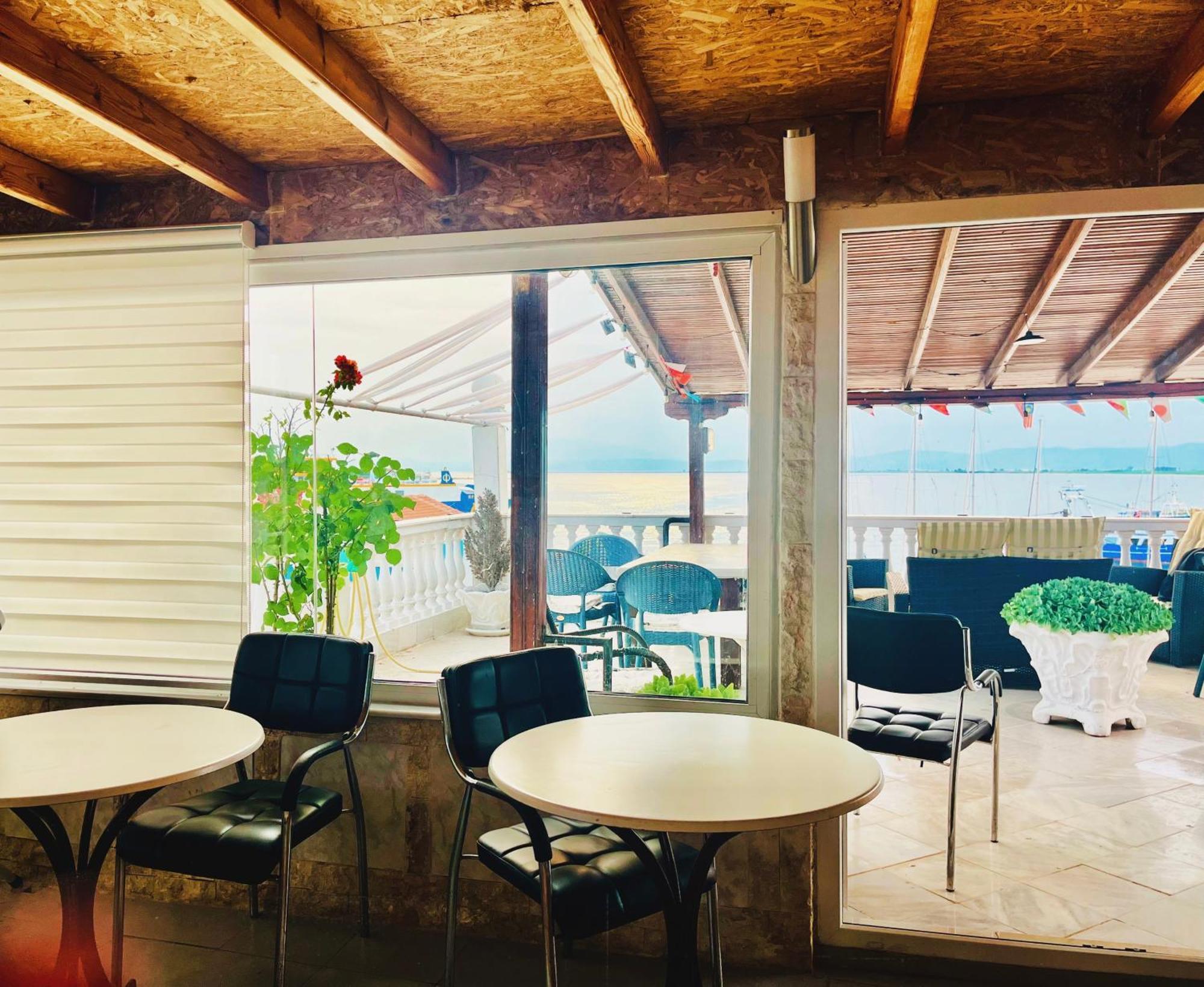 Hotel Holiday Керамоти Екстериор снимка